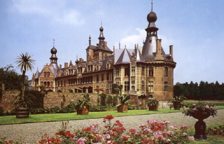 жемчужина испано-фламандской архитектуры XVI века Замок Ван Ойдонк