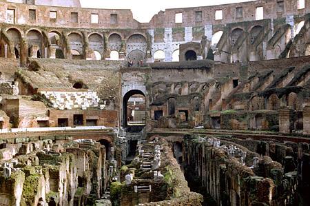 Колизей внутри, Рим