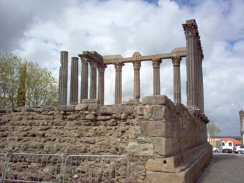 Развалины римского храма