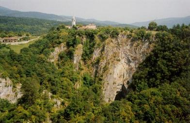 Вид из пещер Скосян